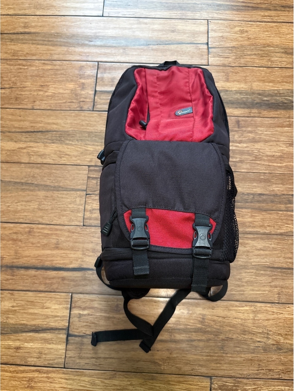 Lowepro Fastpack 100 Camera Backpack - Black and Red